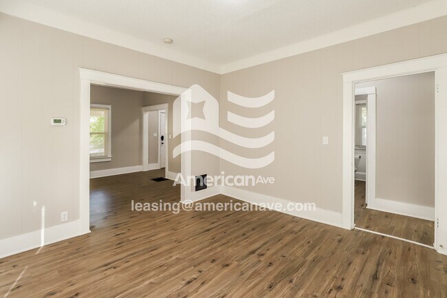 Photo - 2933 Park Ave