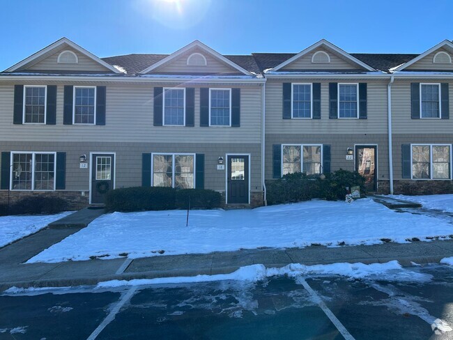 Building Photo - Tavern Grove Townhome in Campbell County