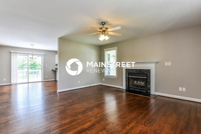 Photo - 4 Bedroom Pet-Friendly Home in Smithfield, NC with Main Street Renewal