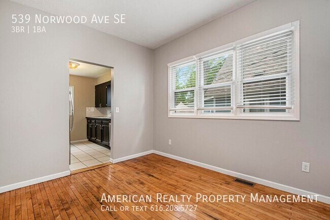 Photo - 539 Norwood Ave SE