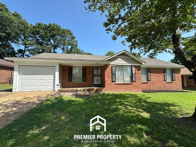 Building Photo - Beautiful 3BR/2BA Memphis Home with Brick Fireplace & Huge Fenced Backyard!