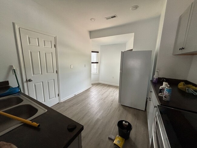 Photo - 207 S Porter St Unit Apt A
