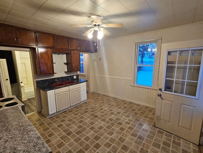 Photo - 905 S 21st St Unit Lower