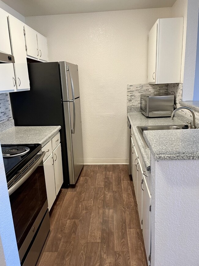 Photo - Silver Stream Apartments