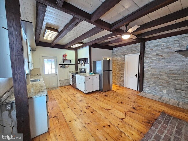 Photo - 2054 Swamp Pike