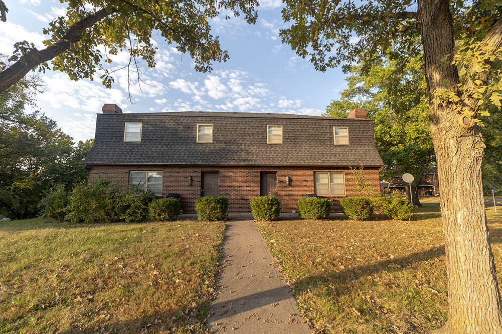 Photo - 1005 Canterbury Dr Townhome