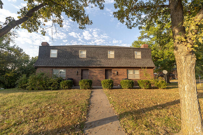 Building Photo - 1003 Canterbury Dr Rental