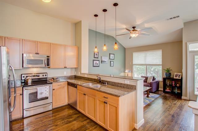 Photo - 1862 Summit Ave