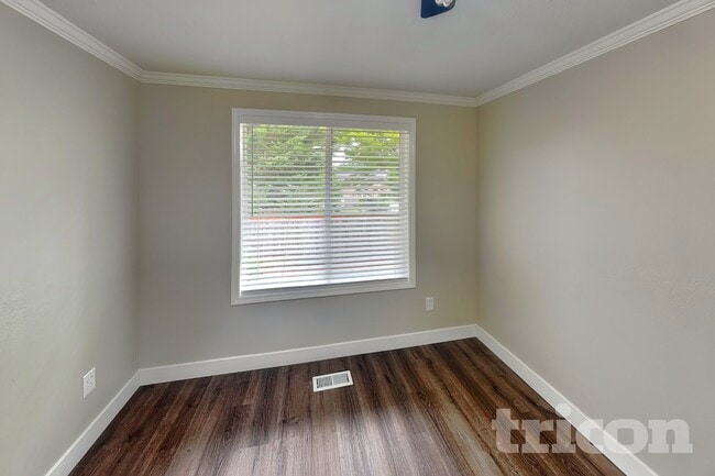 Photo - 3402 NE 165th Ave