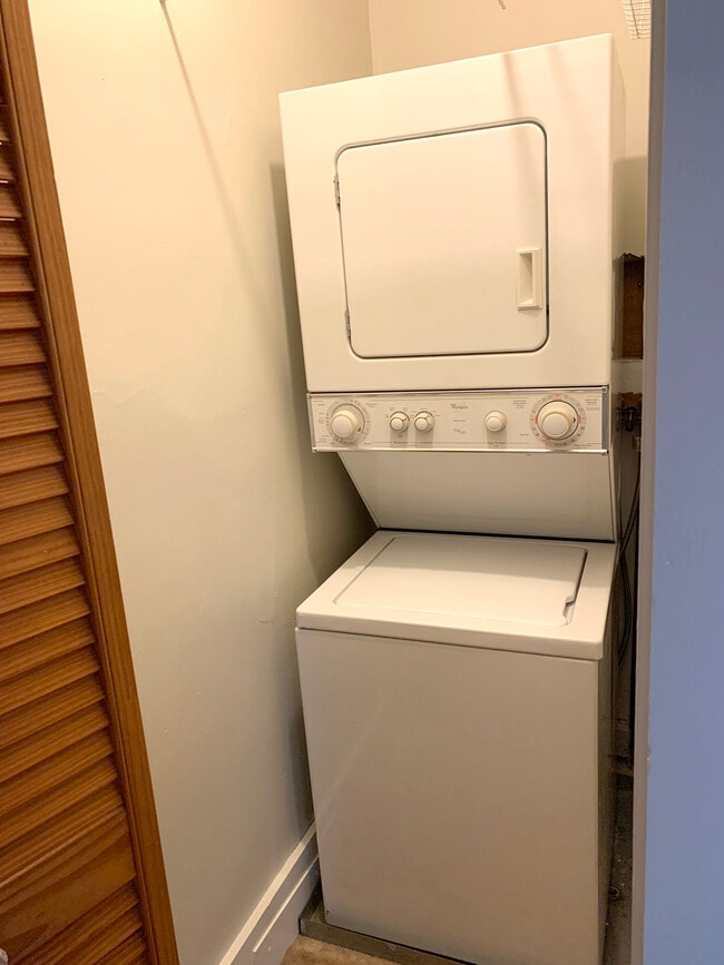 In-unit washer & dryer - 7 W Afton Ave Unit 1