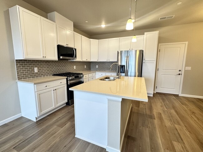 Photo - 6800 Merseyside Ln