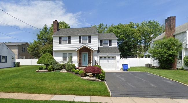 Building Photo - 130 Birchwood Rd Rental