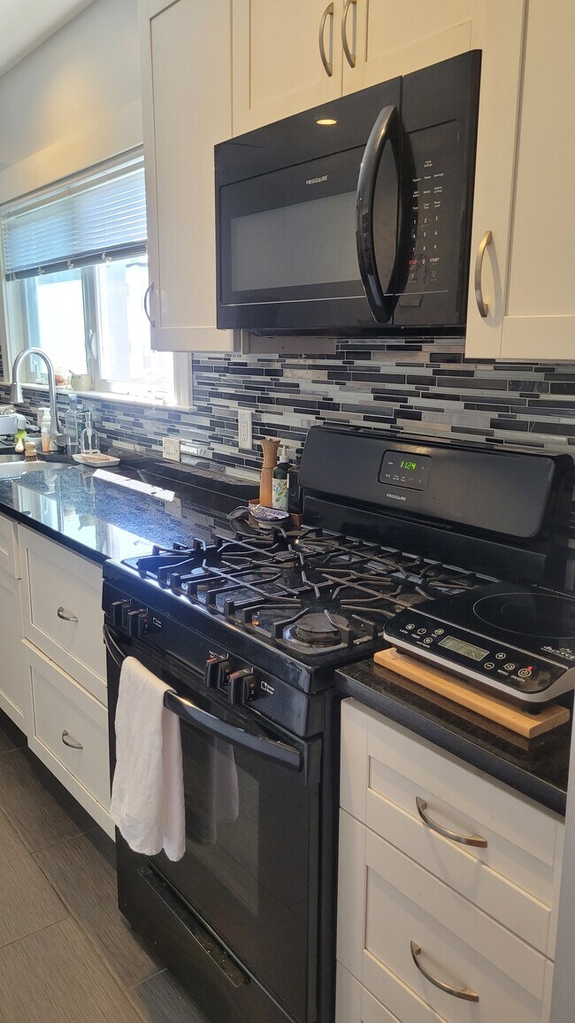 132 W Adams St Unit 132
