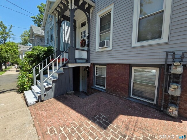 Photo - 19 Nicoll St Unit Lower Level