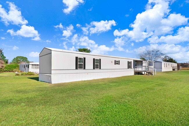 *Excellent Location* 2 BR | 2 BA Singlewide in Goldsboro