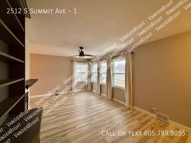 Photo - 2512 S Summit Ave Unit 1