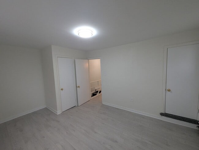 Photo - Beautiful Twin - Bells Corner