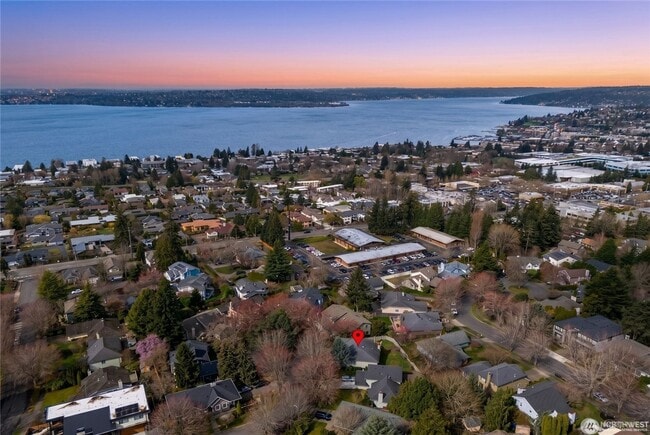 Photo - 4Bd/2.5Ba Kirkland Home