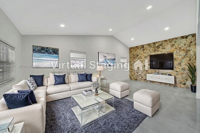 Photo - 840 NE 182nd St