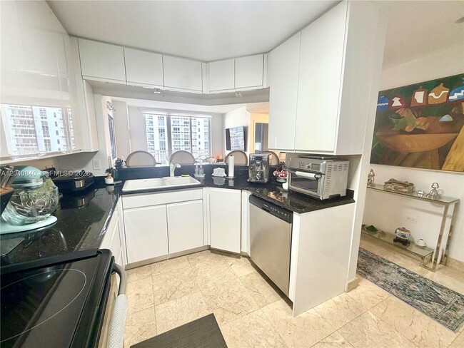 Photo - 801 Brickell Key Blvd Unit 1704