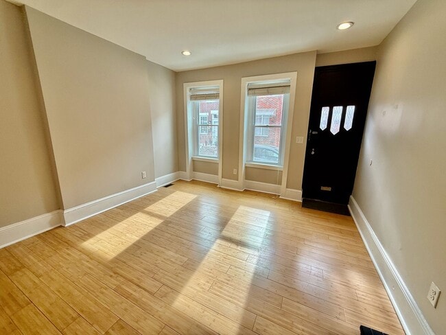 Photo - SPACIOUS & MODERN 3 BED/1.5 BA HOUSE w/ Central AC-Bamboo HARDWOOD Flooring-WASHER/DRYER & Rear P...