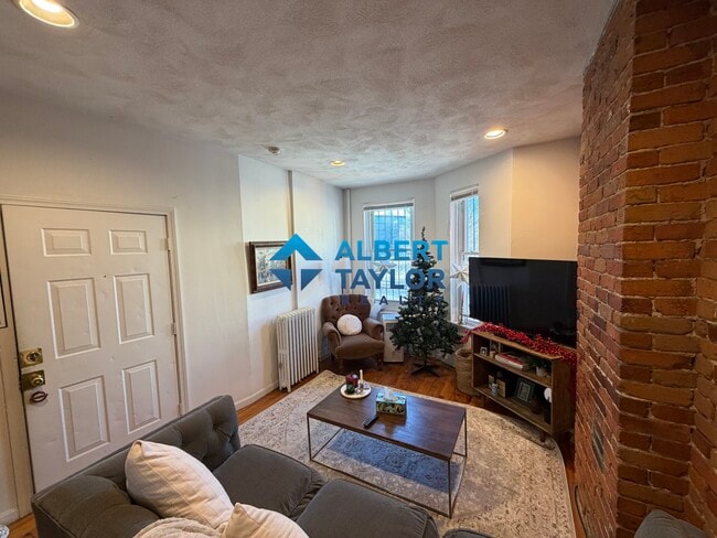 Photo - 210 Hemenway St Unit 1