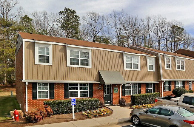Stratford at Williamsburg Apartments For Rent in Williamsburg, VA