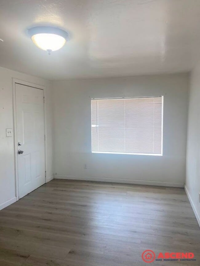 Photo - 201 E 1st St Unit 201 E 1st St #1