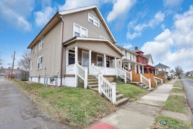 Photo - 293-295 Woodrow Ave Unit 295