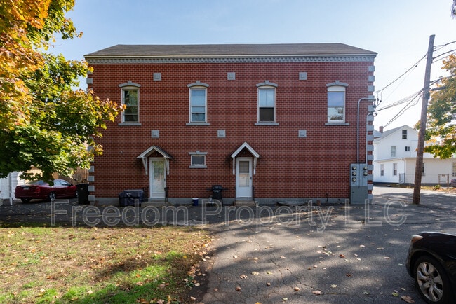 Photo - 27 Railroad Ave