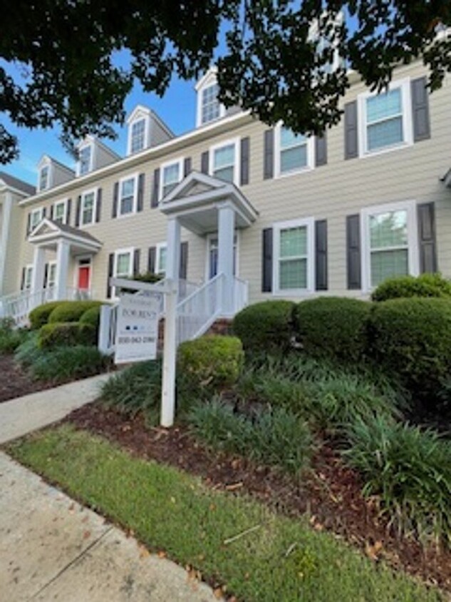 Photo - 4028 Colleton Court TOWNHOUSE - Monthly $200 Utility Credit