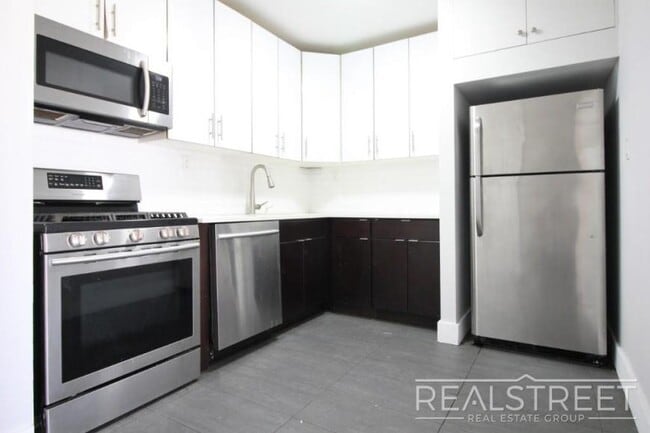Photo - 3 bedroom in ELMHURST NY 11373 Unit 515