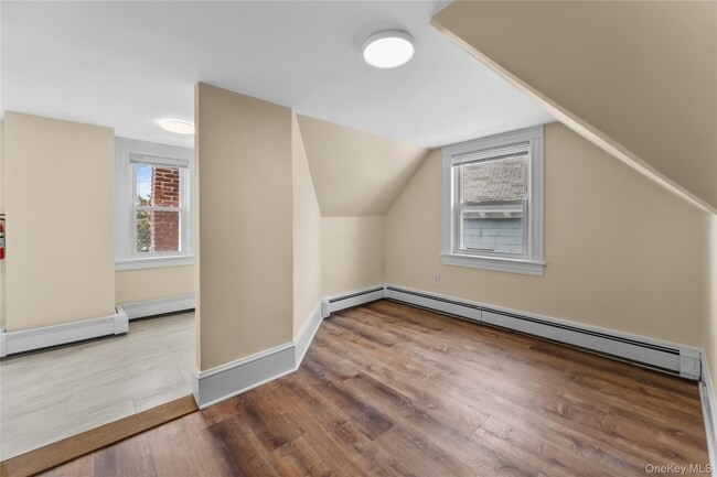 Photo - 81 N Washington St Unit 3rd Floor