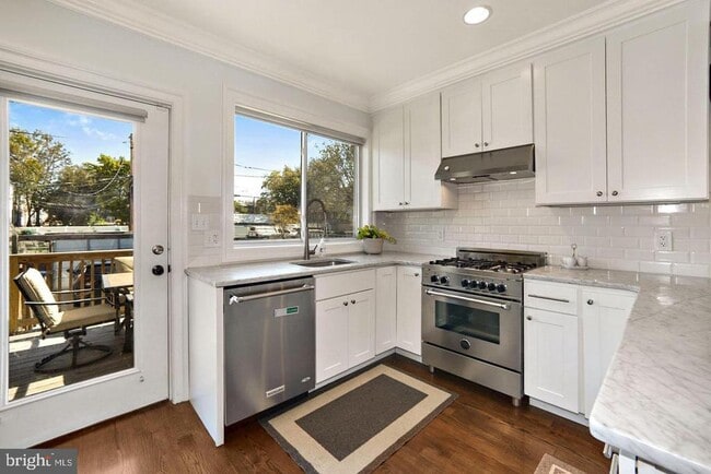 Photo - 5233 5th St NW