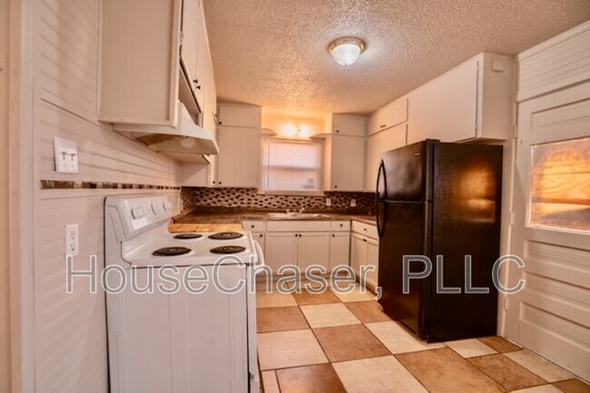 Photo - 5004 40th St