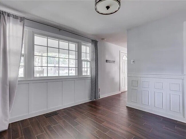 Photo - 1283 Bluffton Cir