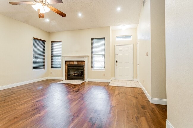 Photo - 2109 Castle View Dr