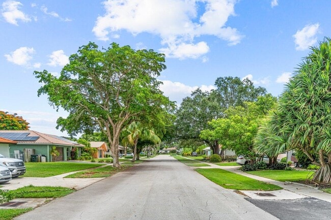 Photo - 1350 SW 13th Pl