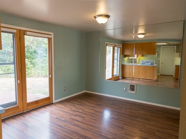 Photo - great location, new exterior and interior painting