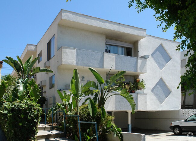 Photo - 526 N Hayworth Ave