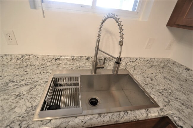 Photo - 610 Union St Unit 1