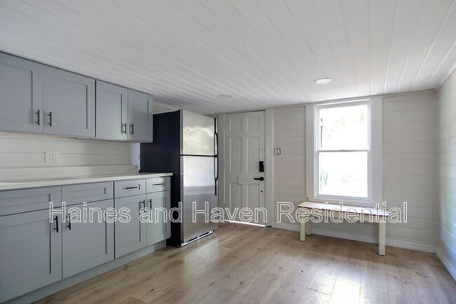 Photo - 658 Avenue B NW