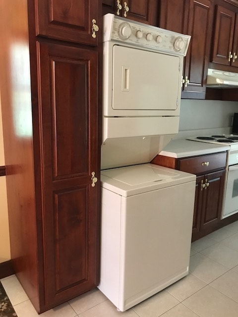 Photo - 1 Bedroom/ 1 Bathroom Furnished Garage apartment off Hwy. 441! Available early June!