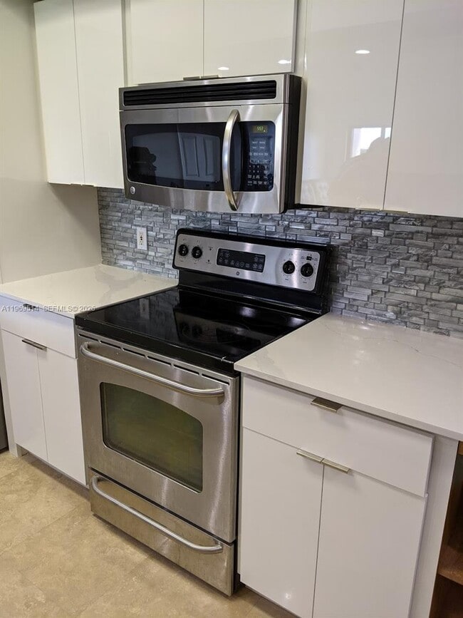 Photo - 3530 SW 22nd St Unit 607