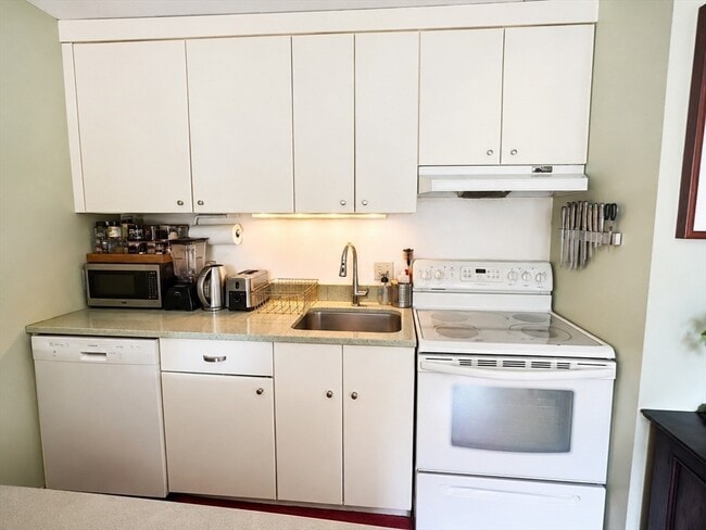 Photo - 1243 Beacon St Unit 6E
