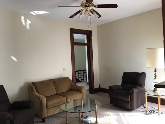 Photo - 103 E 22nd St