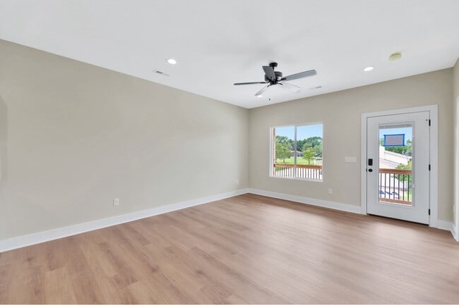 Photo - 359 Turnpike Rd