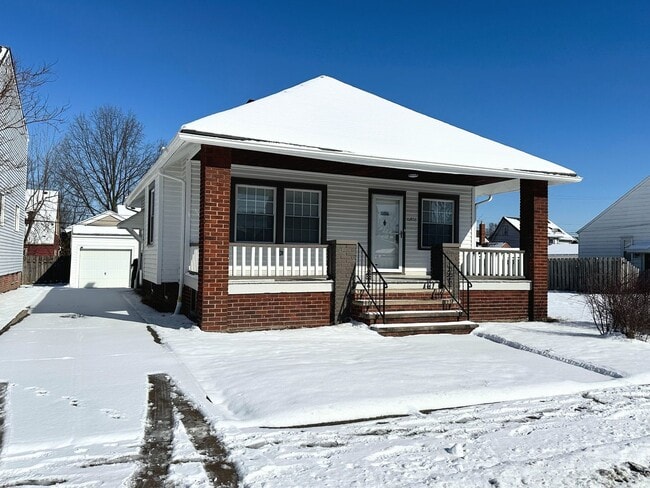 Building Photo - 2 Bed & 1 Full Bath Ranch w/ Basement for ... Rental