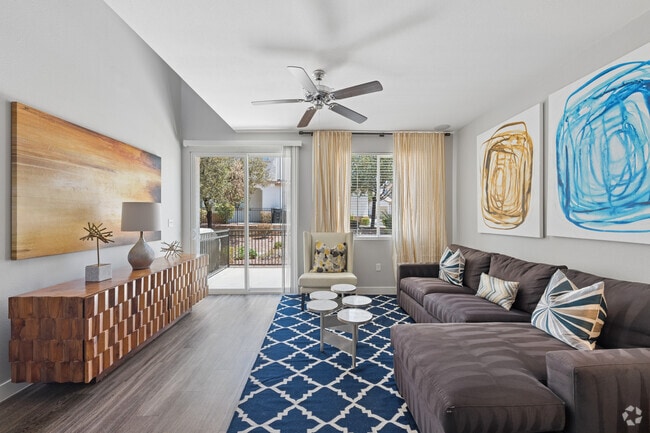 1BR, 1BA - 1,137SF - Living Room