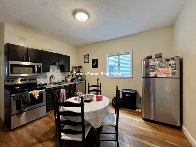 Photo - 114 Thornton St